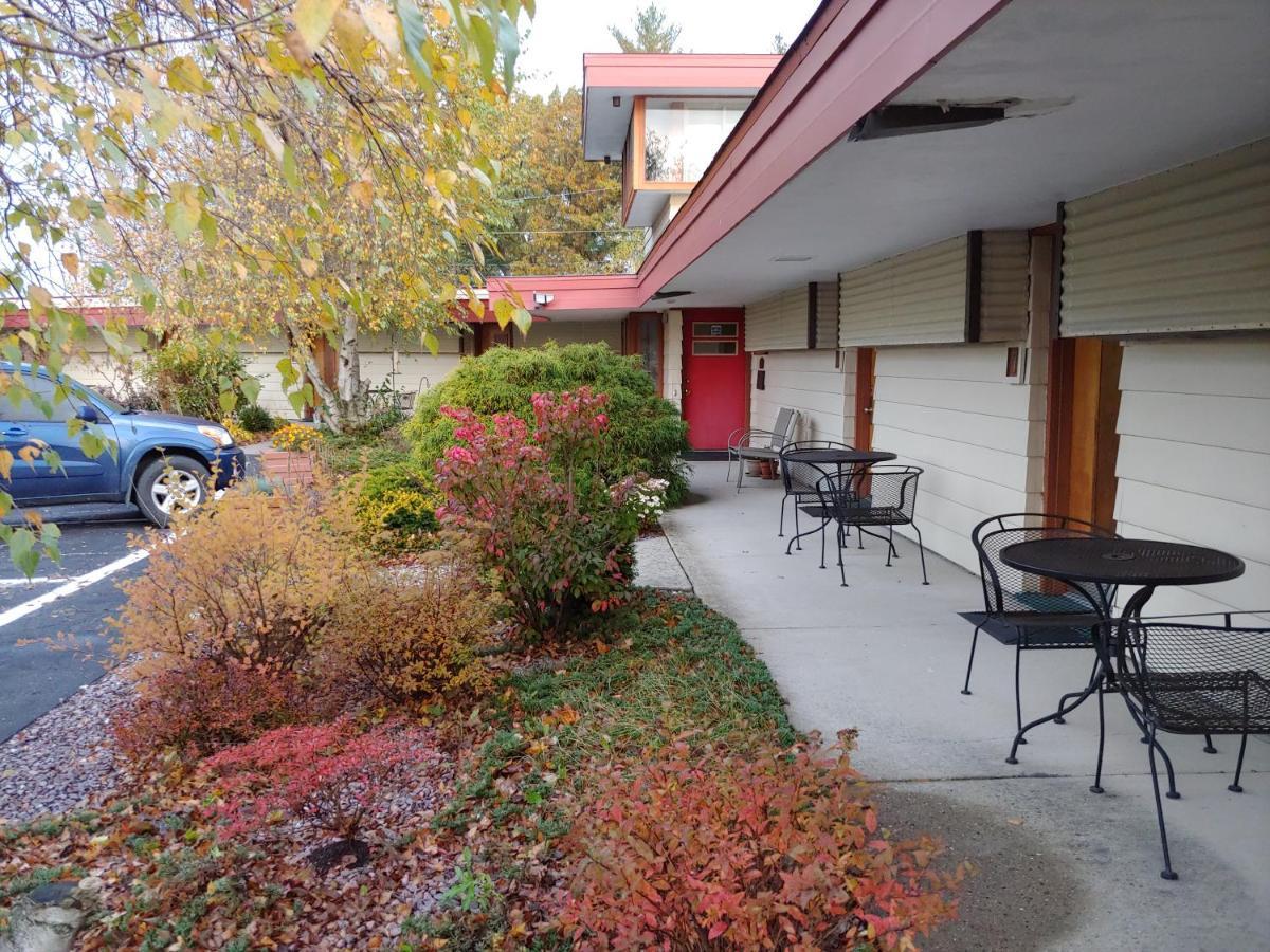 The Usonian Inn Llc Spring Green Eksteriør billede