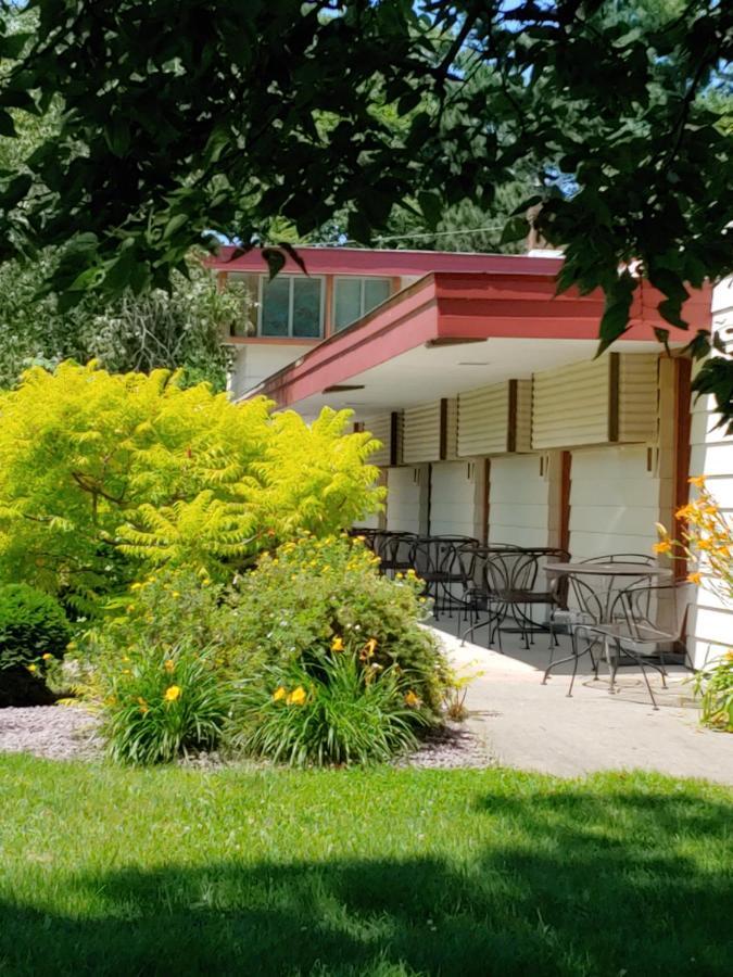 The Usonian Inn Llc Spring Green Eksteriør billede