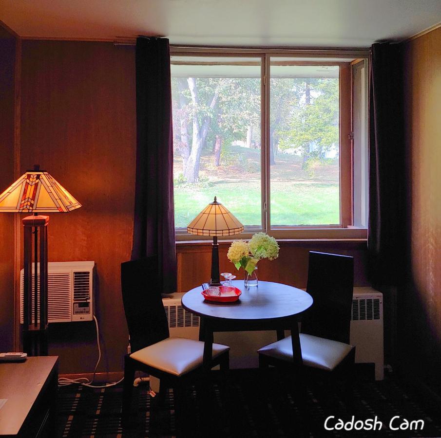 The Usonian Inn Llc Spring Green Eksteriør billede