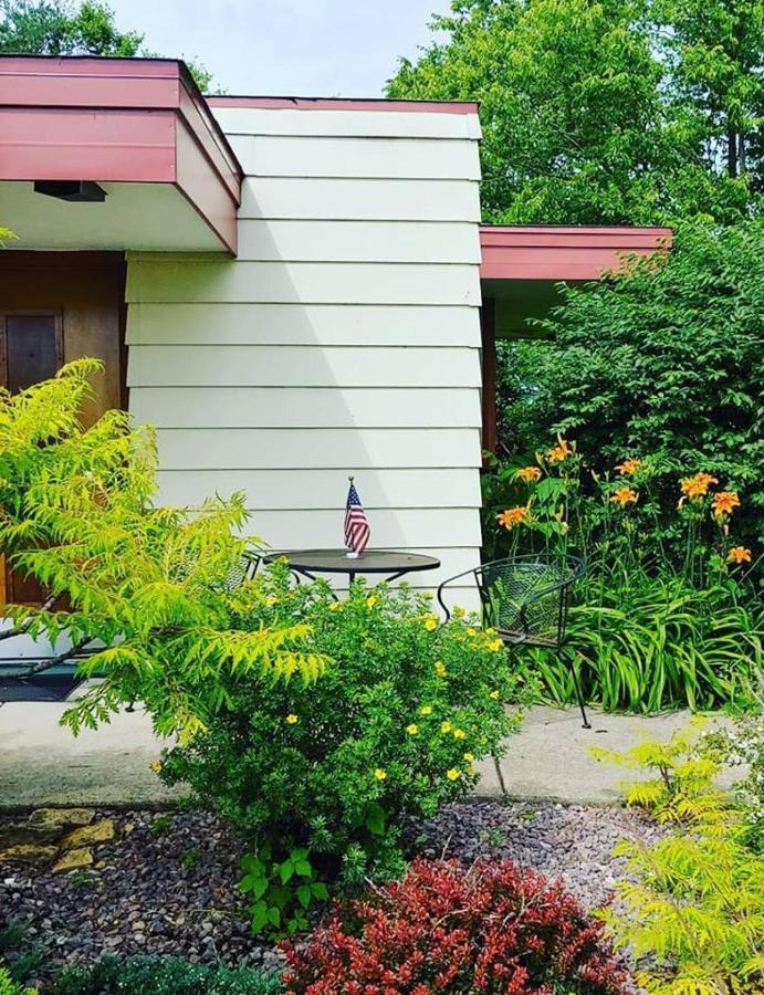 The Usonian Inn Llc Spring Green Eksteriør billede