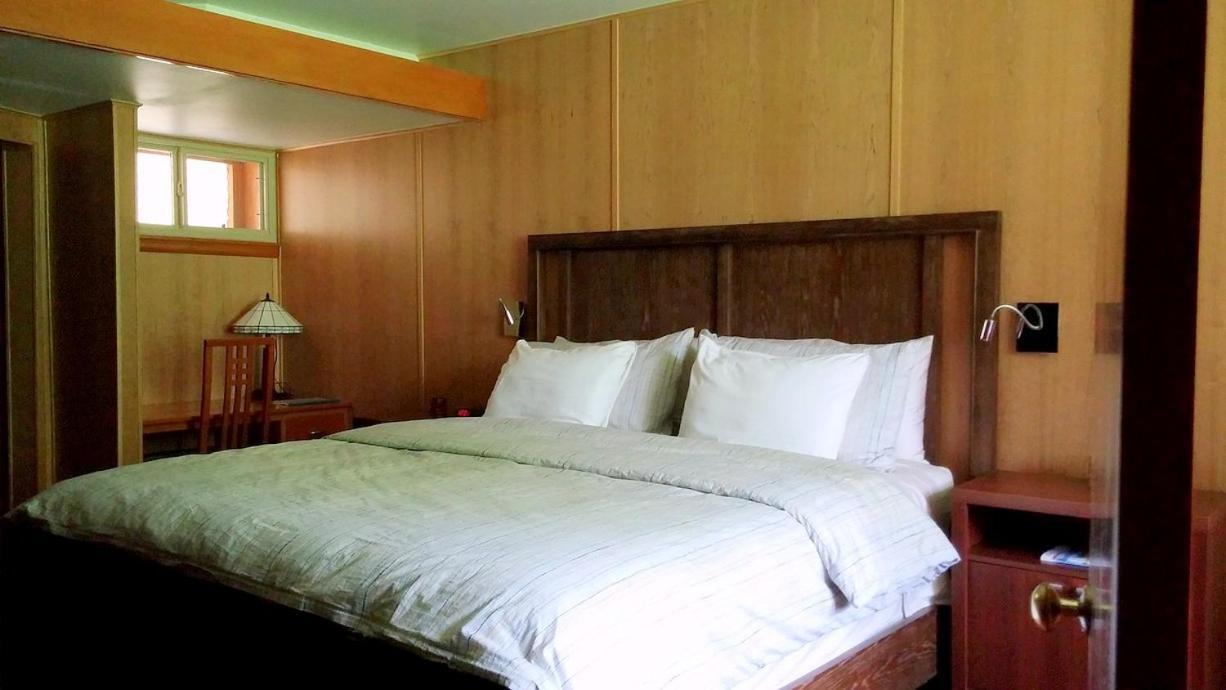 The Usonian Inn Llc Spring Green Eksteriør billede