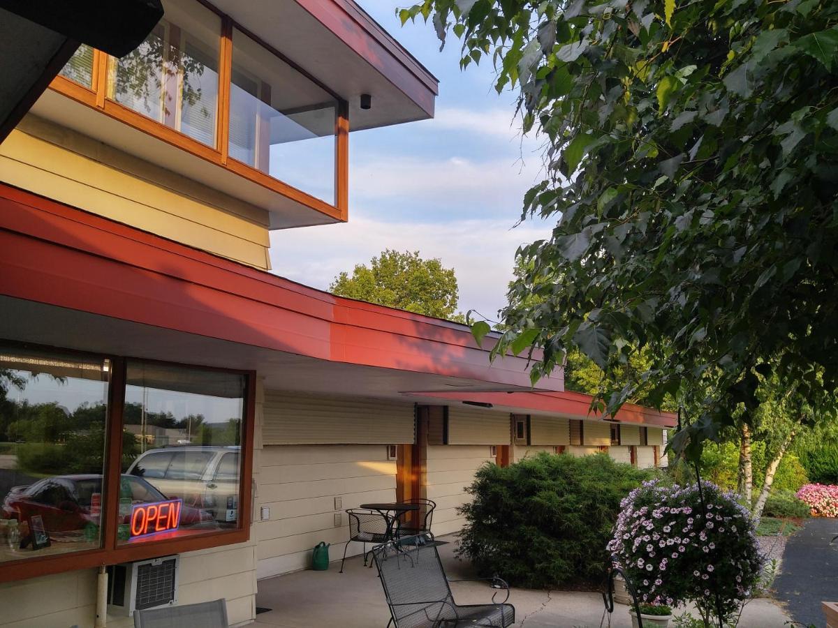 The Usonian Inn Llc Spring Green Eksteriør billede